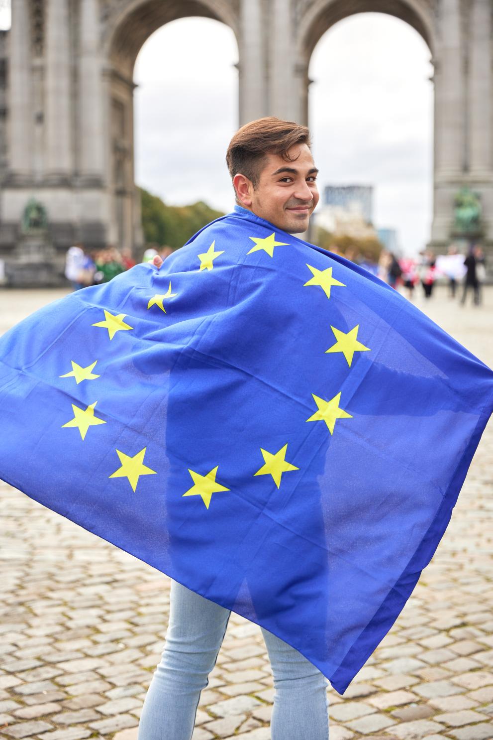 Flag parade at the Parc du Cinquantenaire organised by the Erasmus Student Network (ESN)