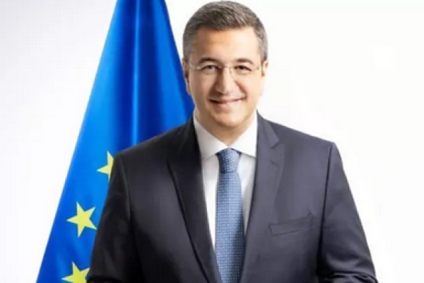 Απόστολος Τζιτζικώστας_3
